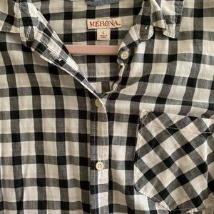 Plaid button up long sleeved shirt